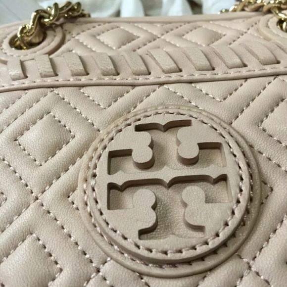Tory Burch Light Oak Quilted Crossbody - Picture 3 of 8